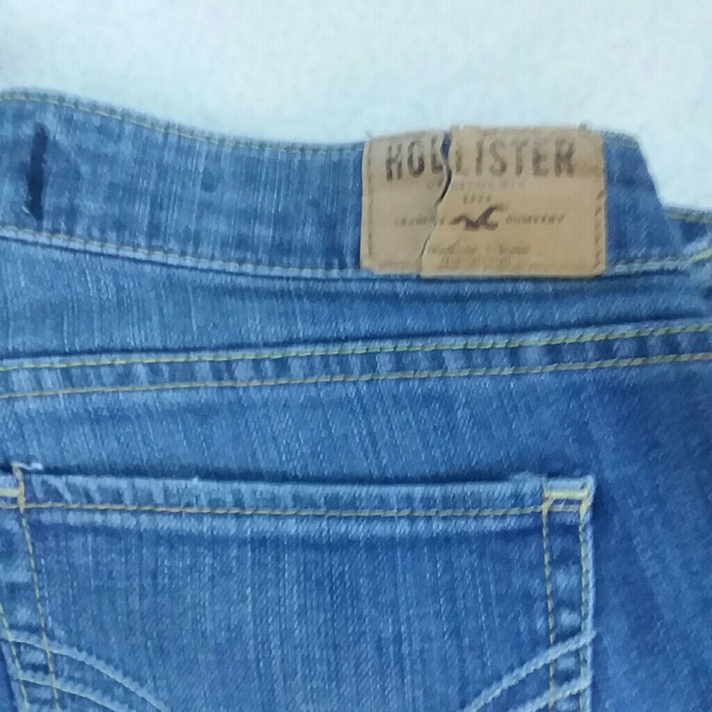 2 for $20 Hollister Jeans, size 7R - Picture 4 of 5